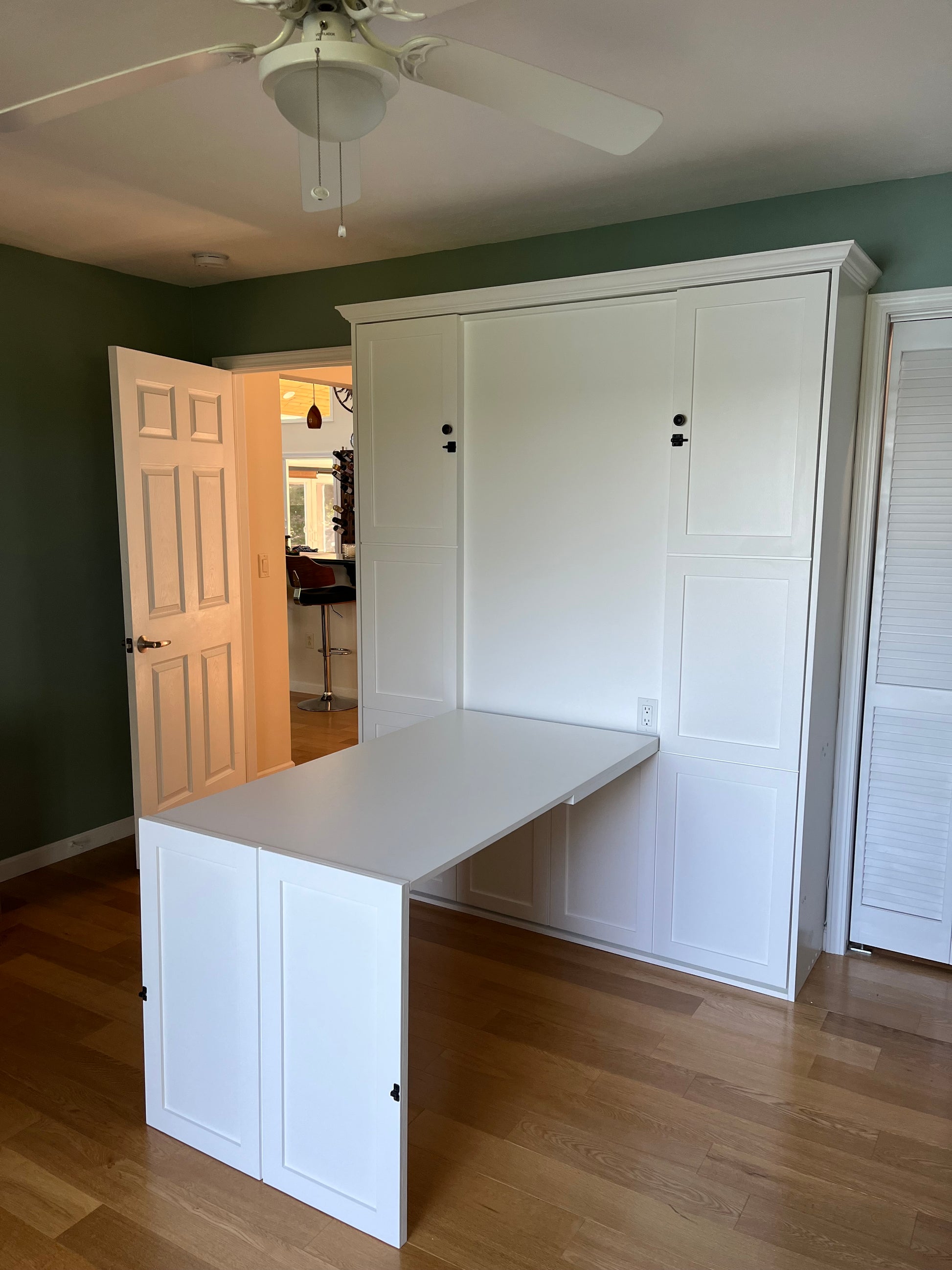 #22 Queen Size Vertical Murphy Bed with Large Table and Crown Molding